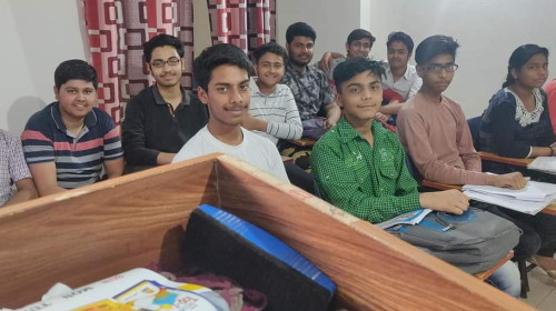 Simple & Student-Focused-Our Expertise – IIT JEE & NEET